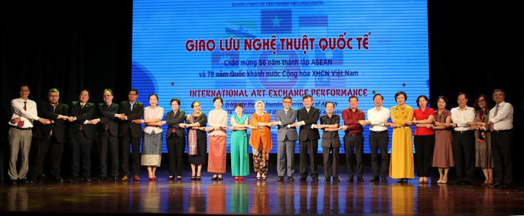 Oud Vietnam’s Participation in International Art Exchange Performance: Celebrating Cultural Diversity and Unity