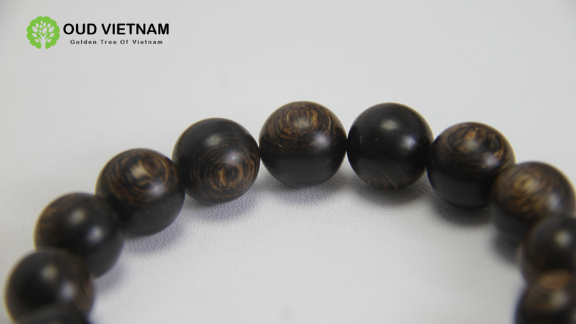 Superior Underwater Vietnam Oud Bead Bracelet 12mm | UOB12